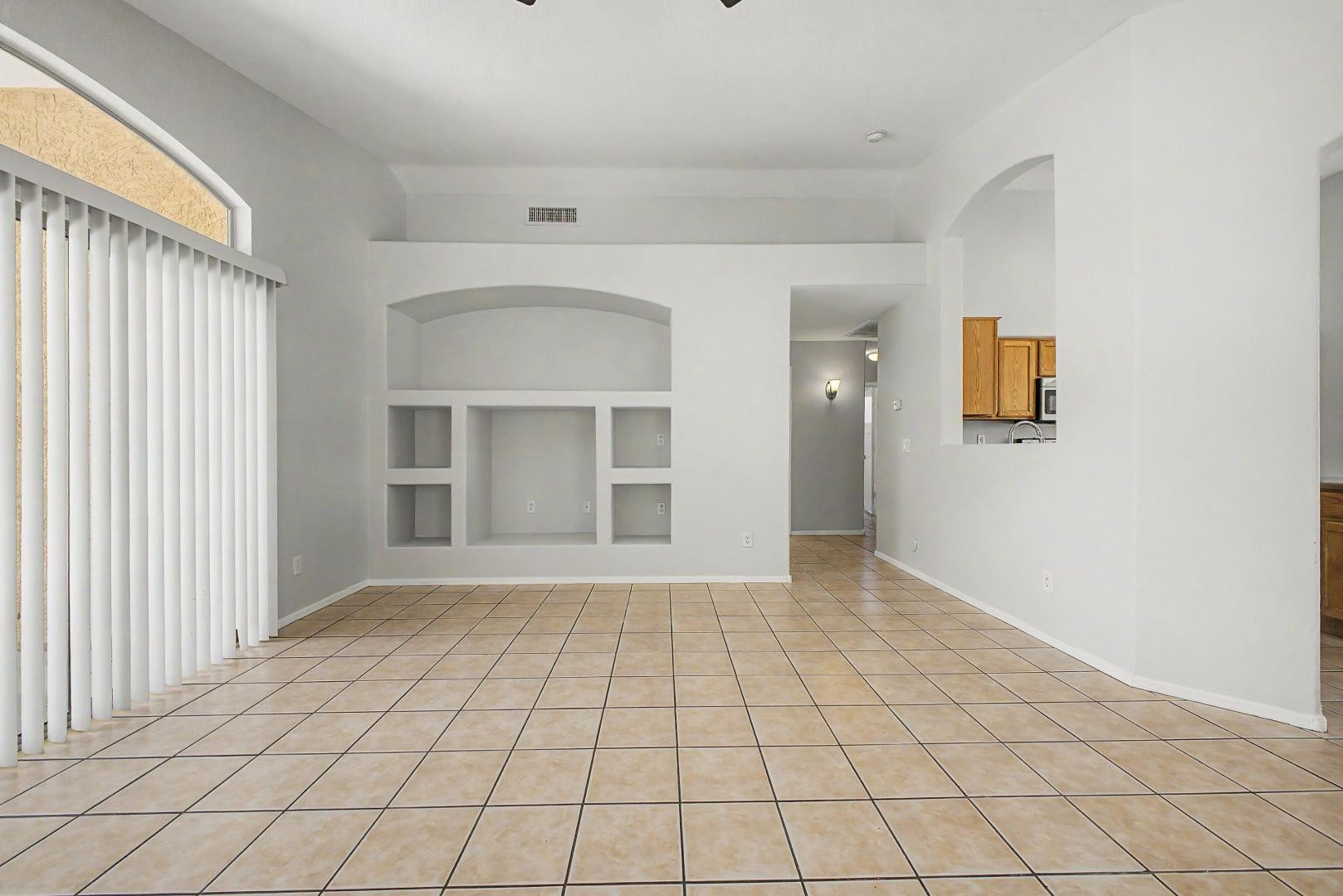 7043 West Phelps Road Peoria, AZ 85382 - Photo 7 of 32 Photo #7