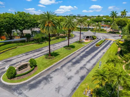 $749,999 | 4825 Northwest 98th Place, Doral, FL 33178