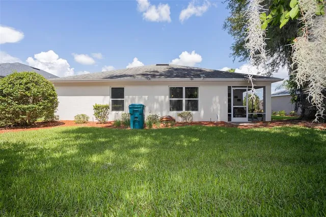 $355,000 | 10274 Julia Isles Avenue, Oxford, FL 34484