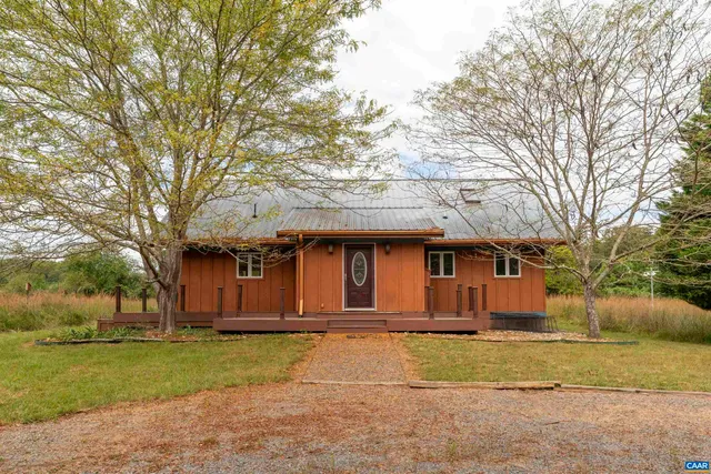 a front view of house with yard