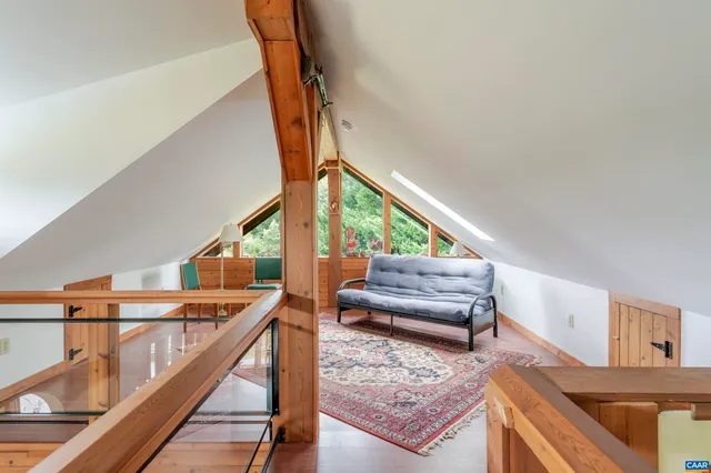 a view of entryway and kitchen