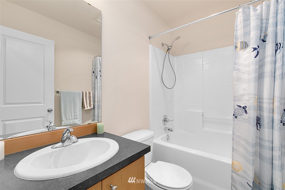 6420 High Point Drive Southwest Seattle, WA 98126 - Photo 14 of 19 Gallery Image 14