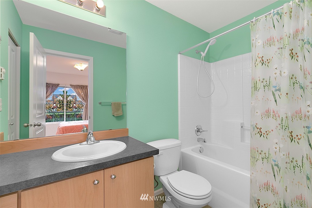 6420 High Point Drive Southwest Seattle, WA 98126 - Photo 3 of 19 Gallery Image 3