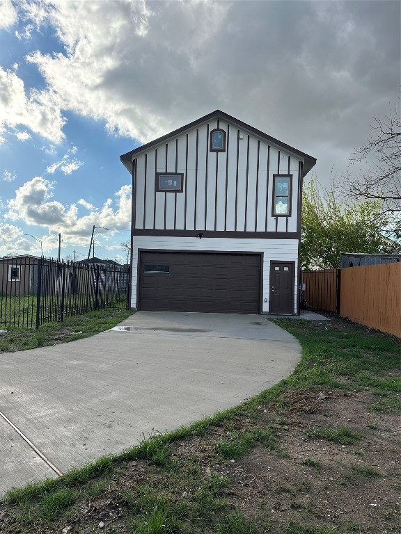 8321 Coma Street Houston, TX 77051 - Photo 7 of 46