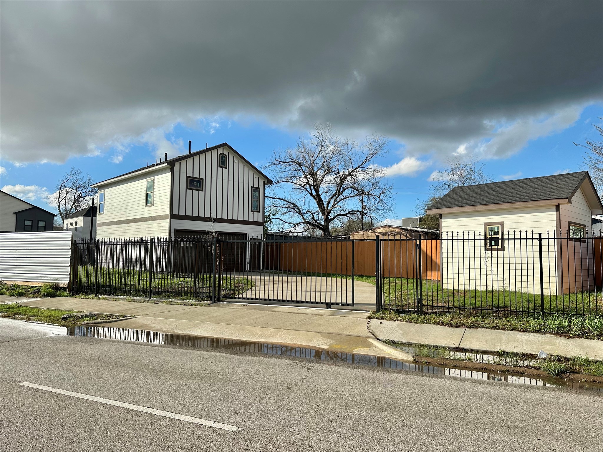 8321 Coma Street Houston, TX 77051 - Photo 9 of 46