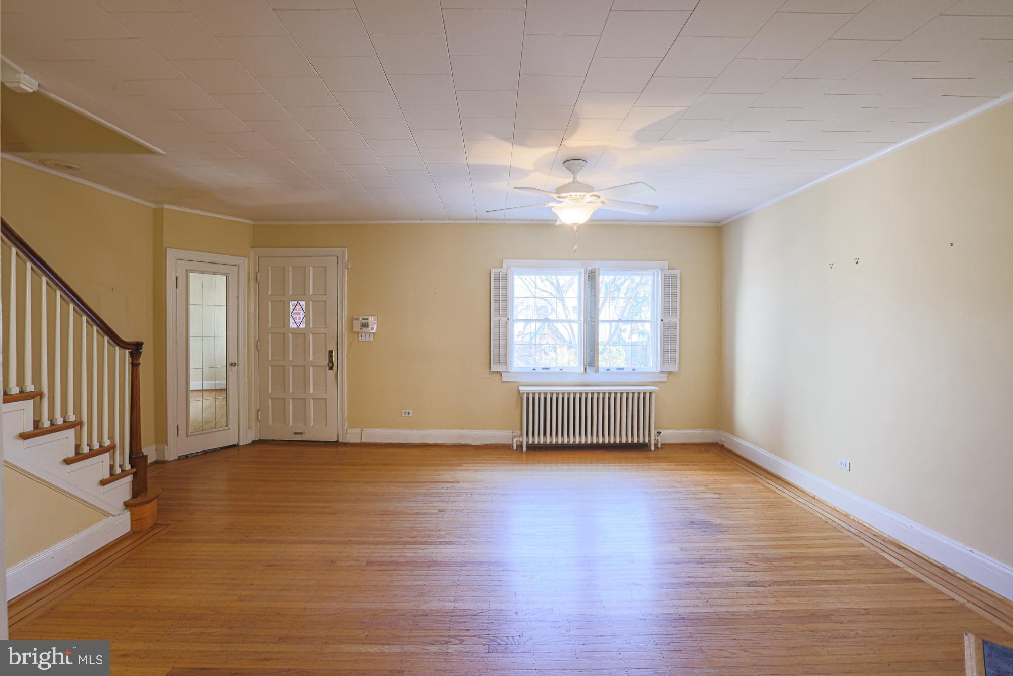 3710 Rexmere Road Baltimore, MD 21218 - Photo 11 of 57 Living room