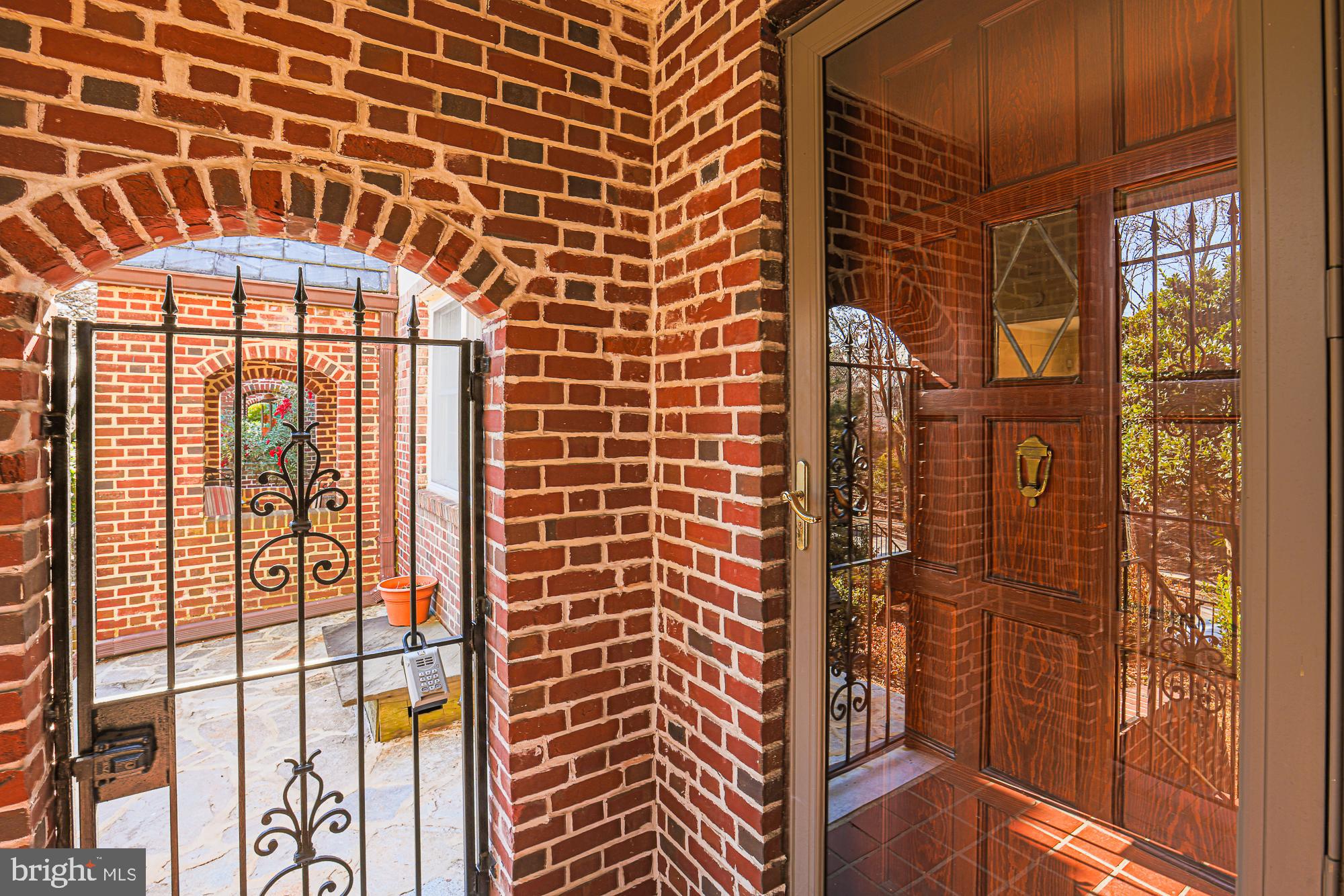 3710 Rexmere Road Baltimore, MD 21218 - Photo 5 of 57 Private entrance to patio