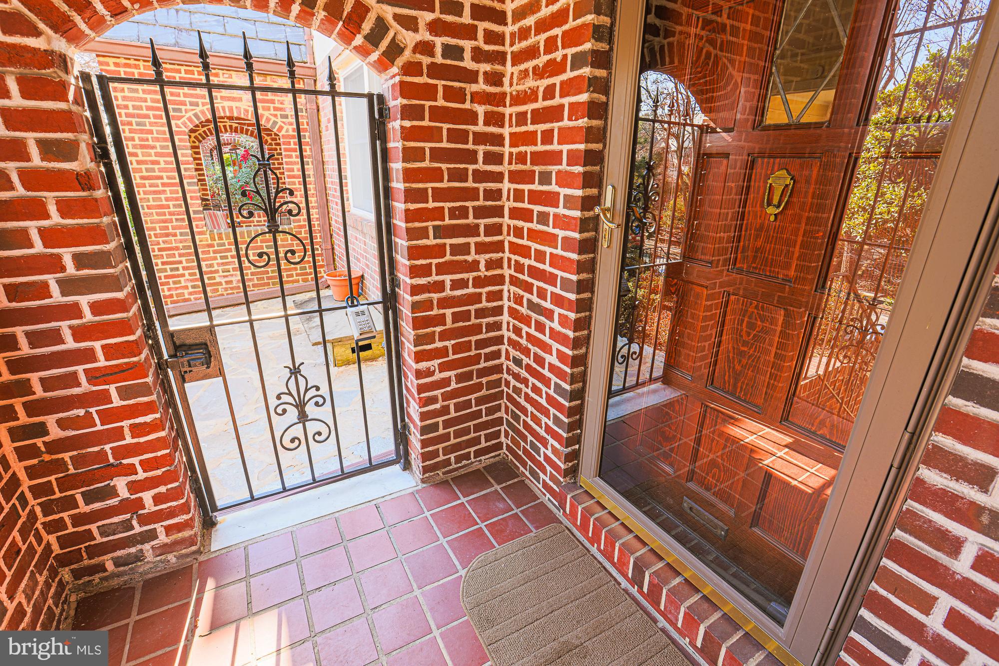 3710 Rexmere Road Baltimore, MD 21218 - Photo 6 of 57 Private entrance to patio