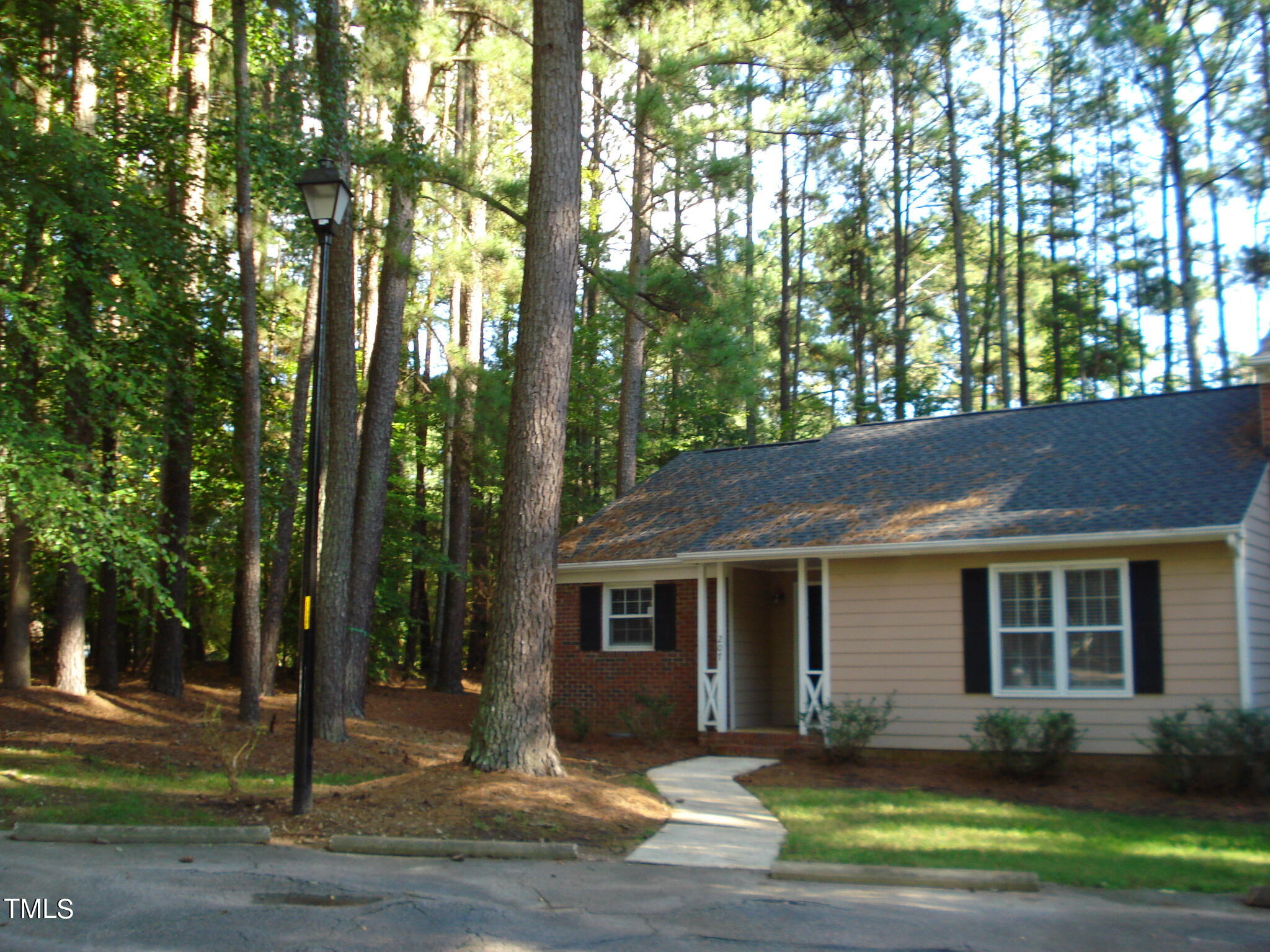 207 Wetherburn Lane Raleigh, NC 27615 - Photo 2 of 35 DSC08579