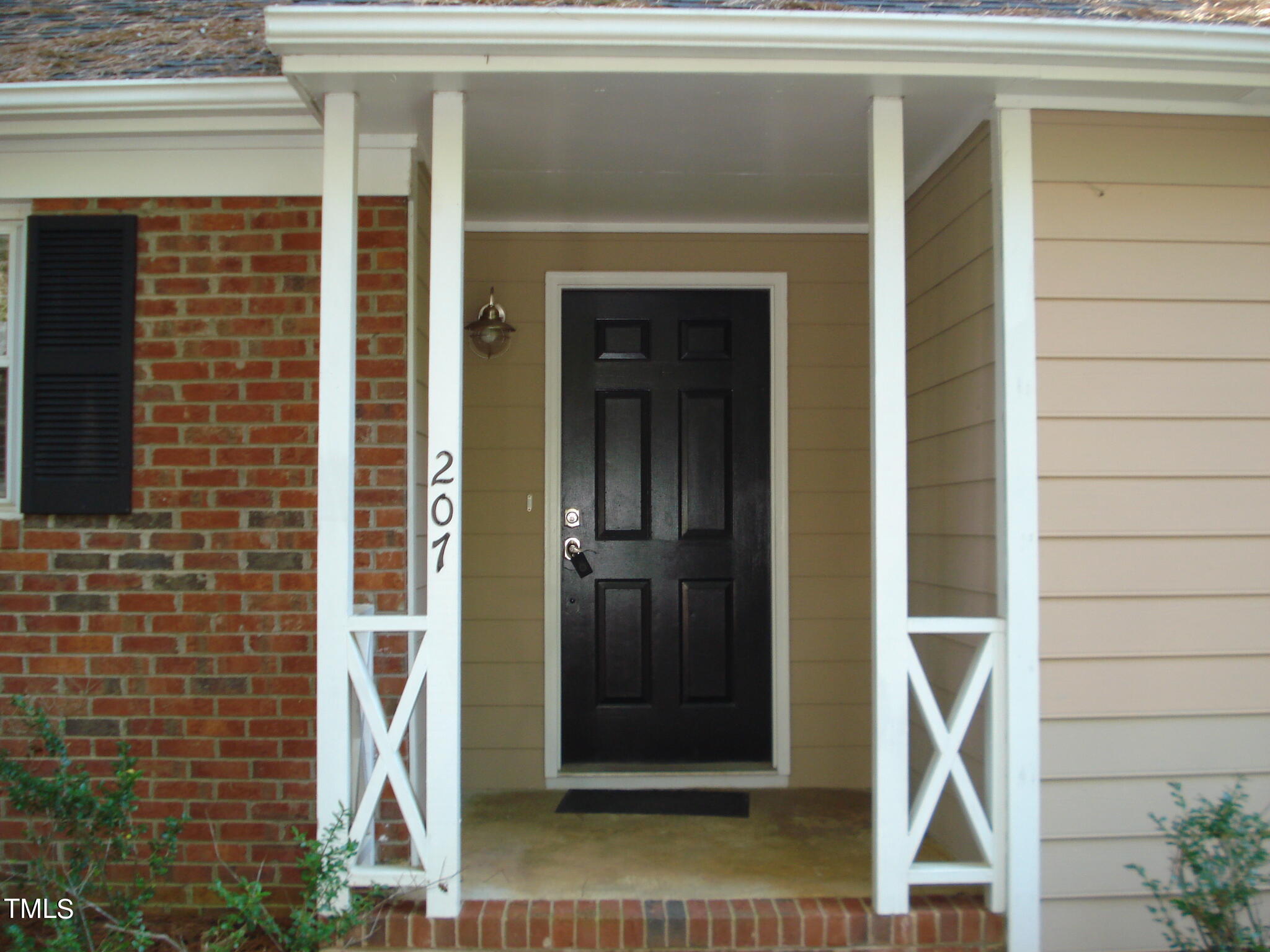 207 Wetherburn Lane Raleigh, NC 27615 - Photo 3 of 35 DSC08580