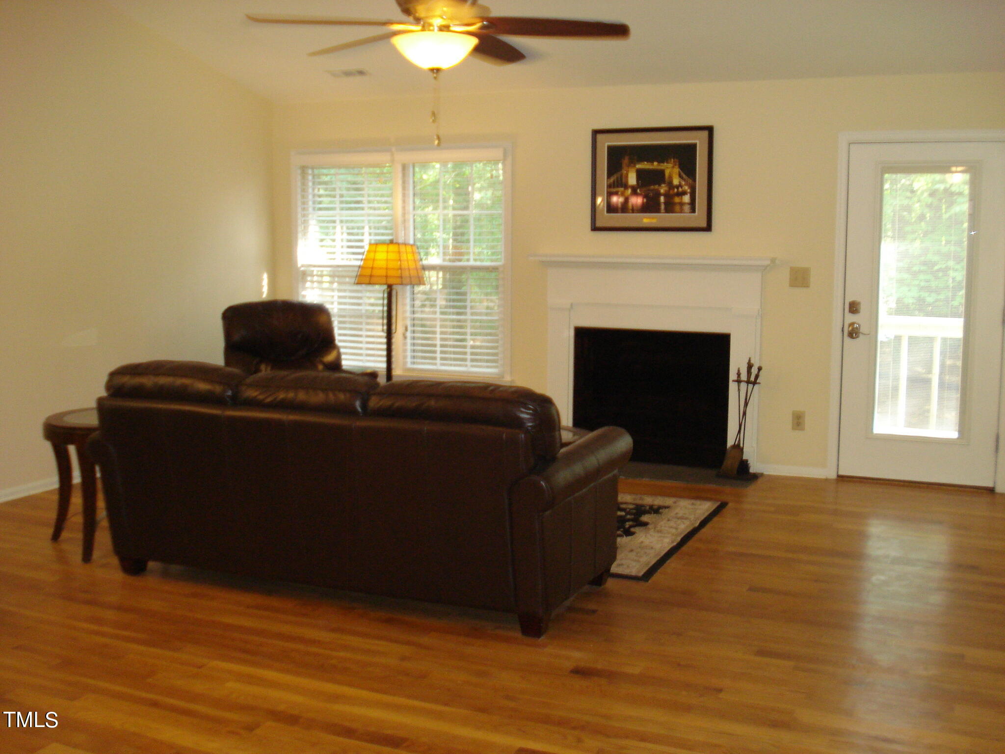 207 Wetherburn Lane Raleigh, NC 27615 - Photo 5 of 35 DSC08507
