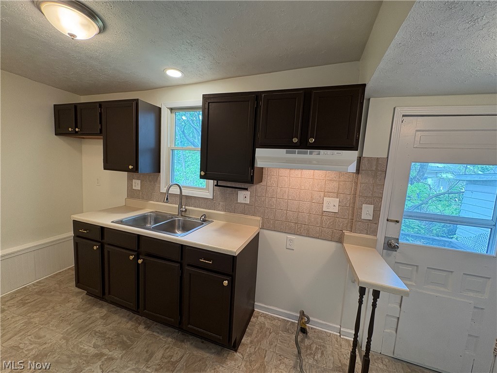 945 Davis Street Akron, OH 44310 - Photo 5 of 12 Gallery Image 5