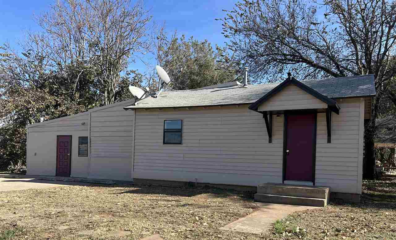 419 Birch Street Perry, OK 73077 - Photo 2 of 12 Gallery Image 2
