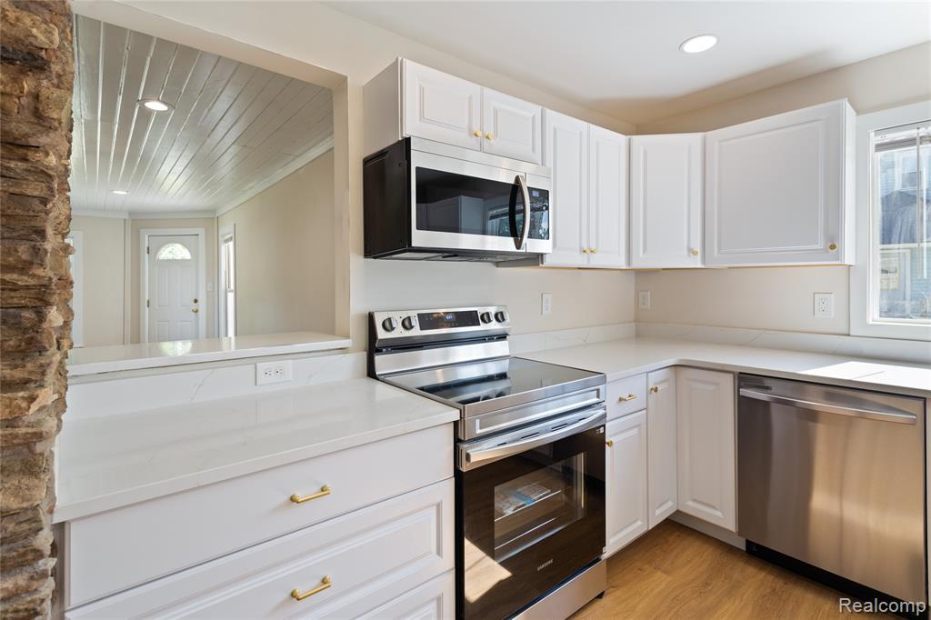 113 West Polly Street Perry, MI 48872 - Photo 4 of 45