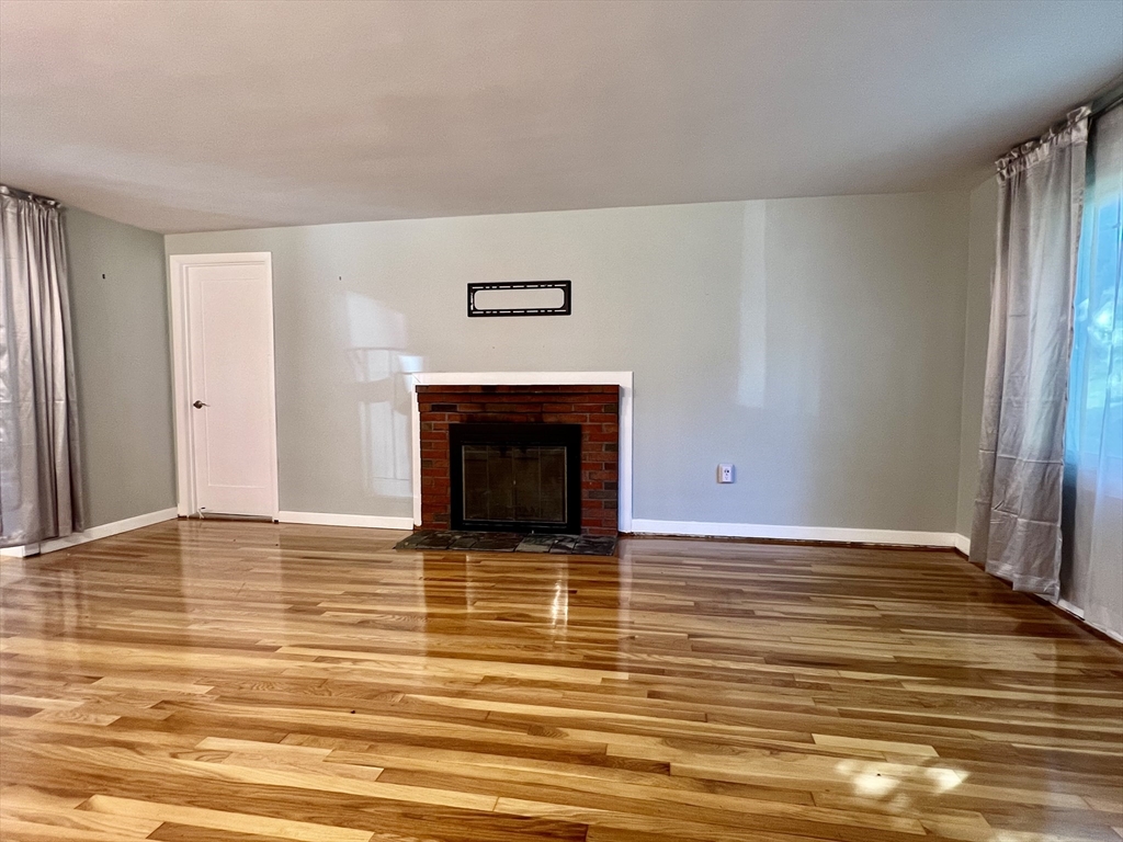 9 Champlain Drive Hudson, MA 01749 - Photo 14 of 19