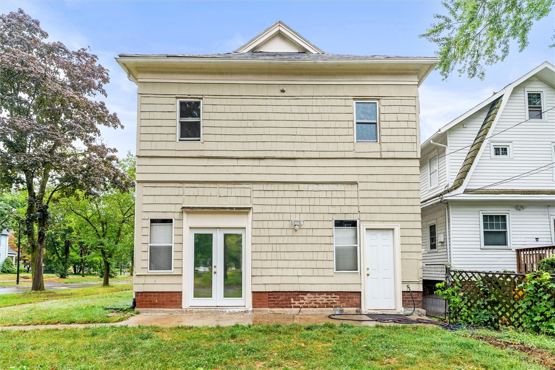19 Genesee Park Boulevard Rochester, NY 14611 - Photo 3 of 50