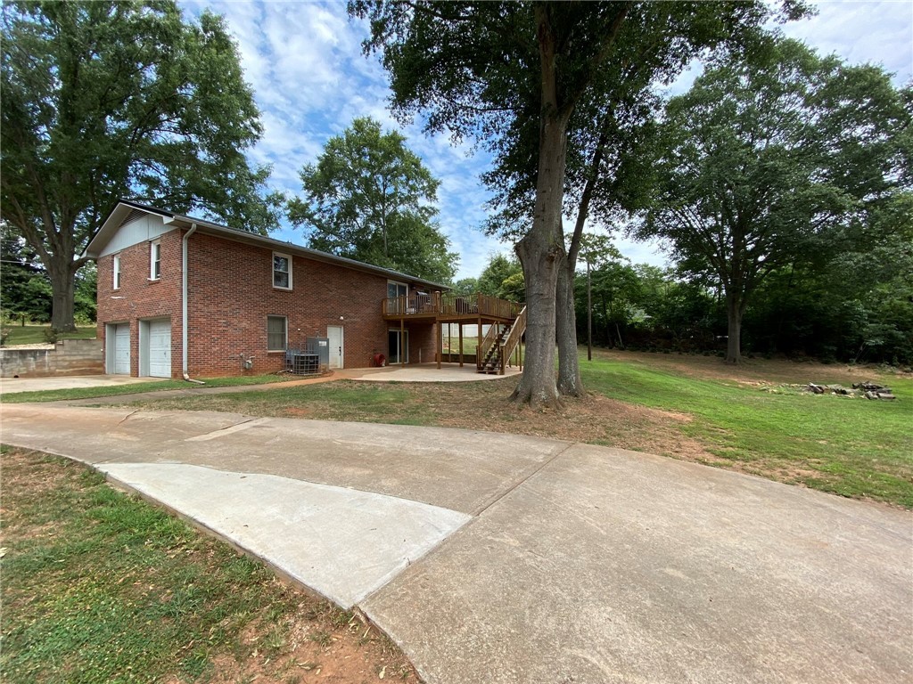 2103 Whitehall Road Anderson, SC 29625 - Photo 2 of 29