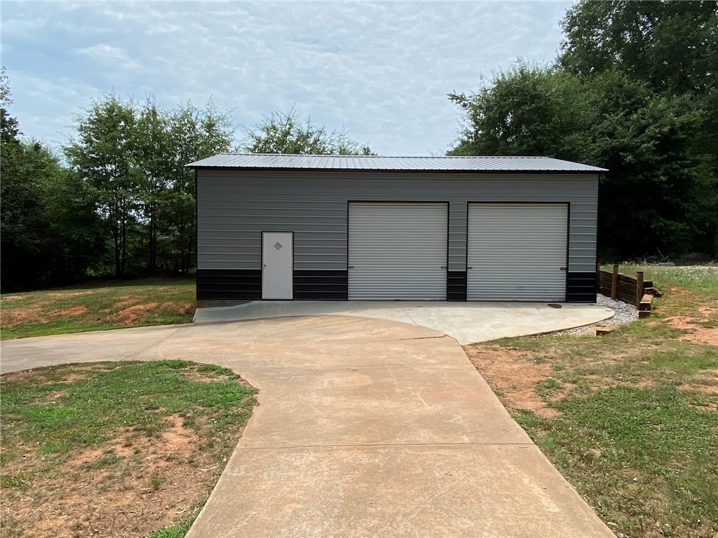 2103 Whitehall Road Anderson, SC 29625 - Photo 3 of 29
