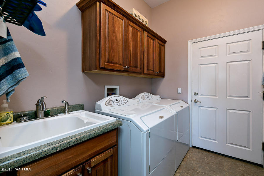 1153 Valor Road Prescott, AZ 86305 - Photo 15 of 23 20150910163156888425000000-o
