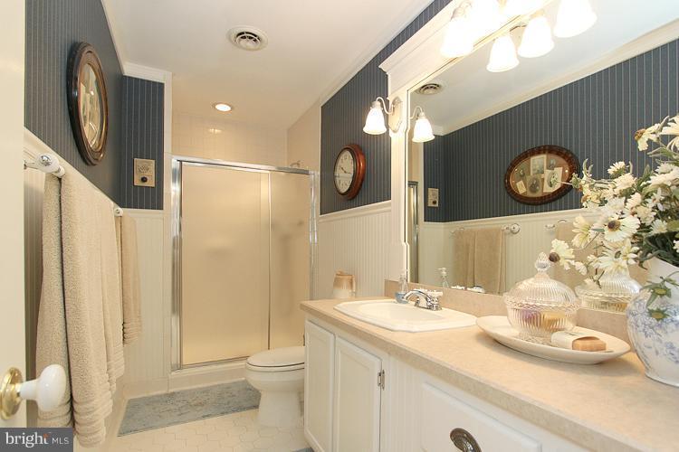 11011 Watkins Road Germantown, MD 20876 - Photo 13 of 28 Bath