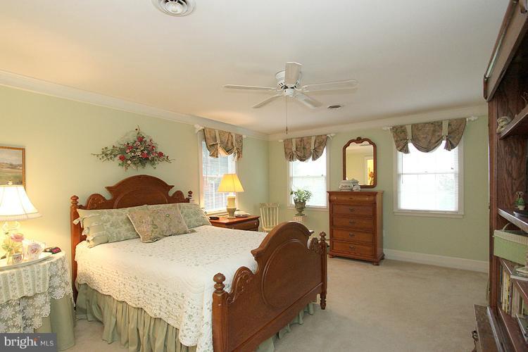 11011 Watkins Road Germantown, MD 20876 - Photo 3 of 28 Bath (Master)