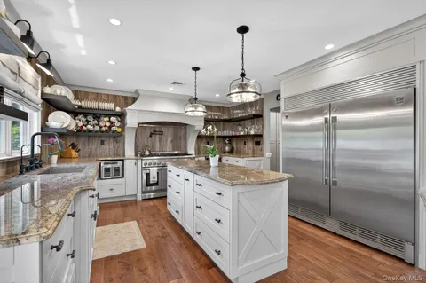 $1,329,000 | 322 Rose Lane, Smithtown, NY 11787