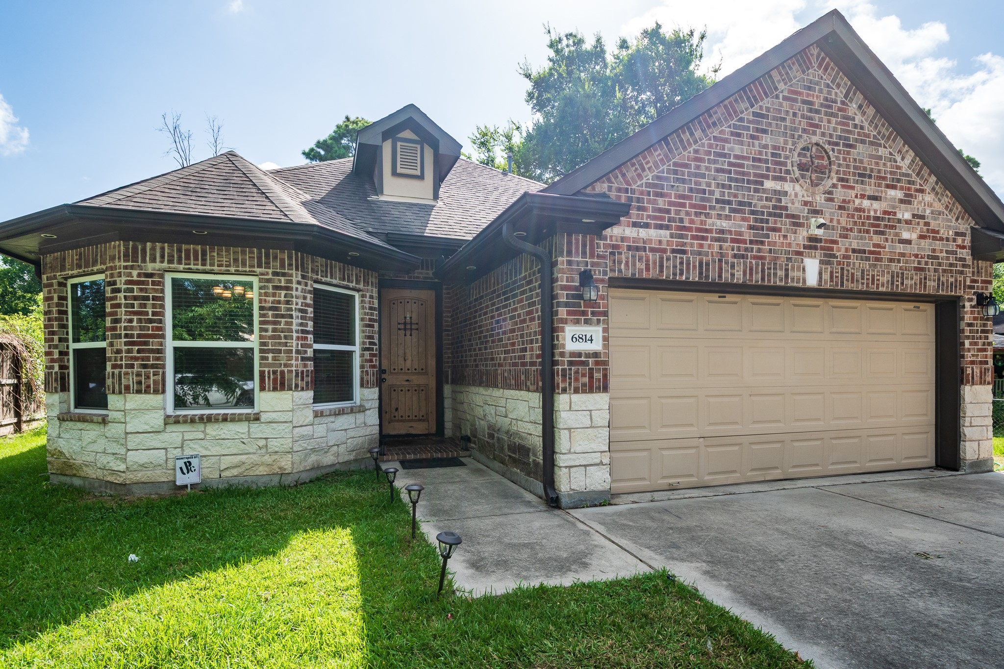 6814 Carver Road Houston, TX 77091 - Photo 5 of 31 Gallery Image 5