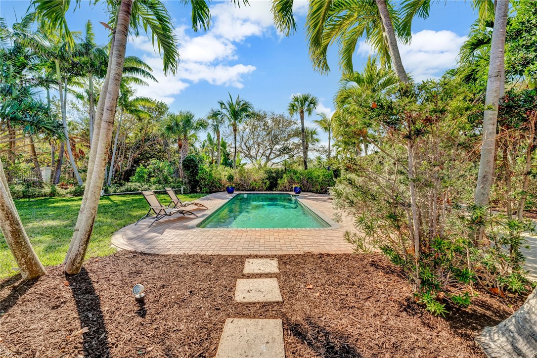 560 Reef Road Vero Beach, FL 32963 - Photo 6 of 30 Gallery Image 6