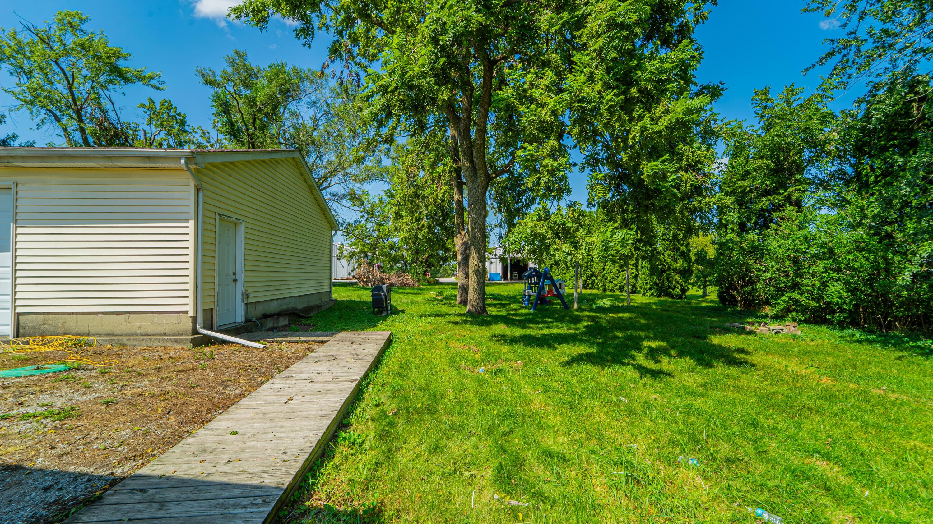 9904 Belshaw Road Lowell, IN 46356 - Photo 4 of 24 3000x1686