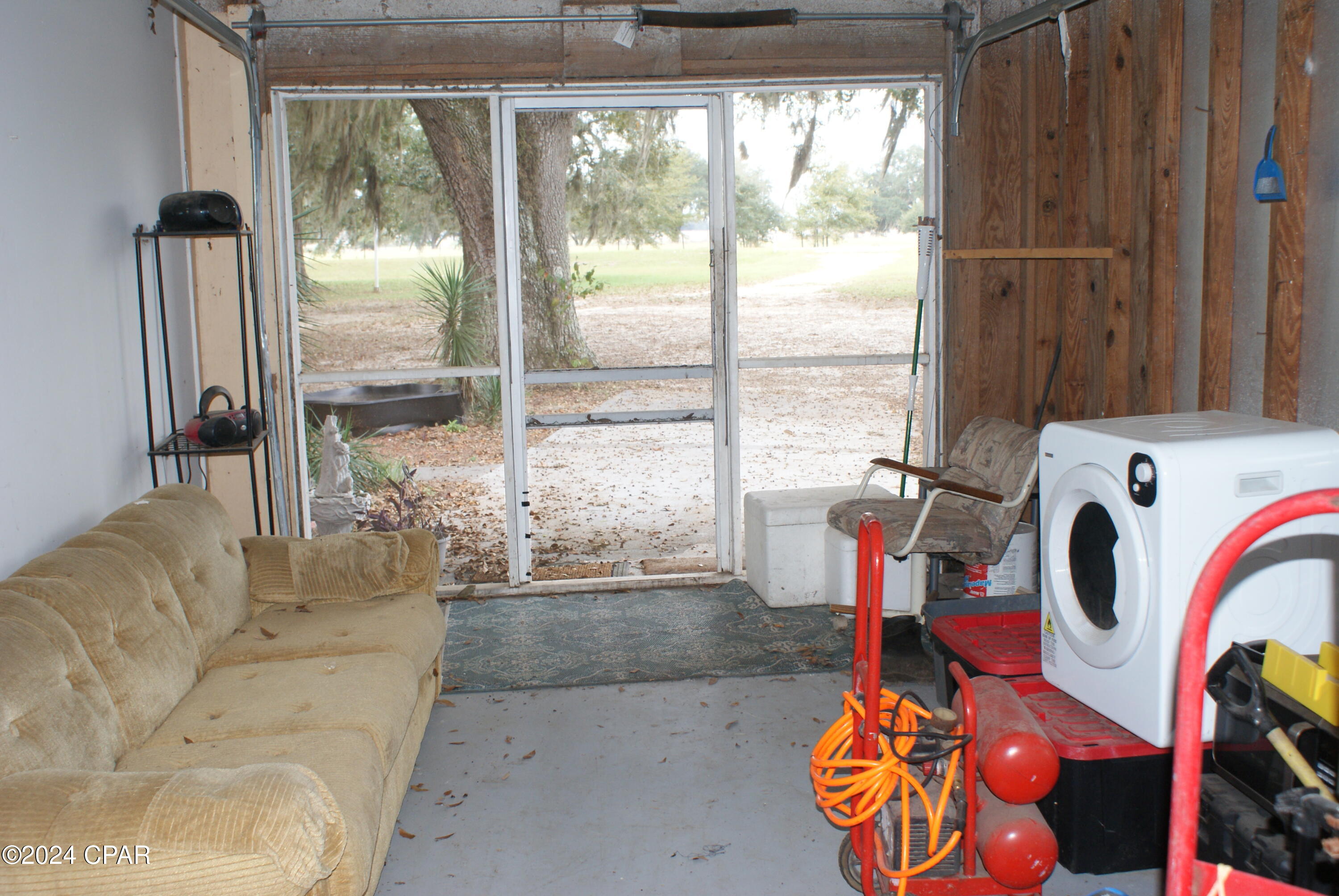 5728 Snow Hill Road Malone, FL 32445 - Photo 11 of 15