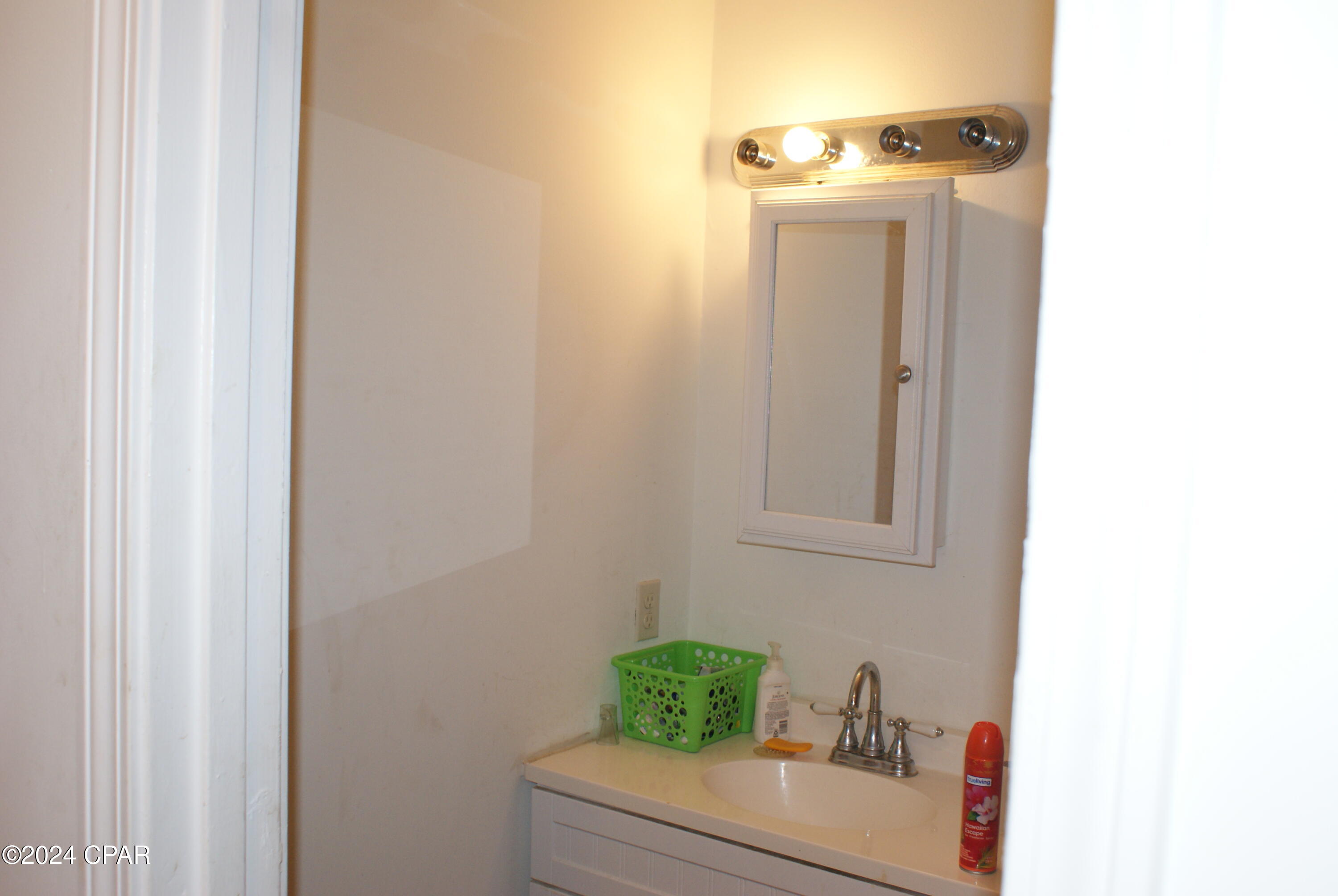 5728 Snow Hill Road Malone, FL 32445 - Photo 13 of 15