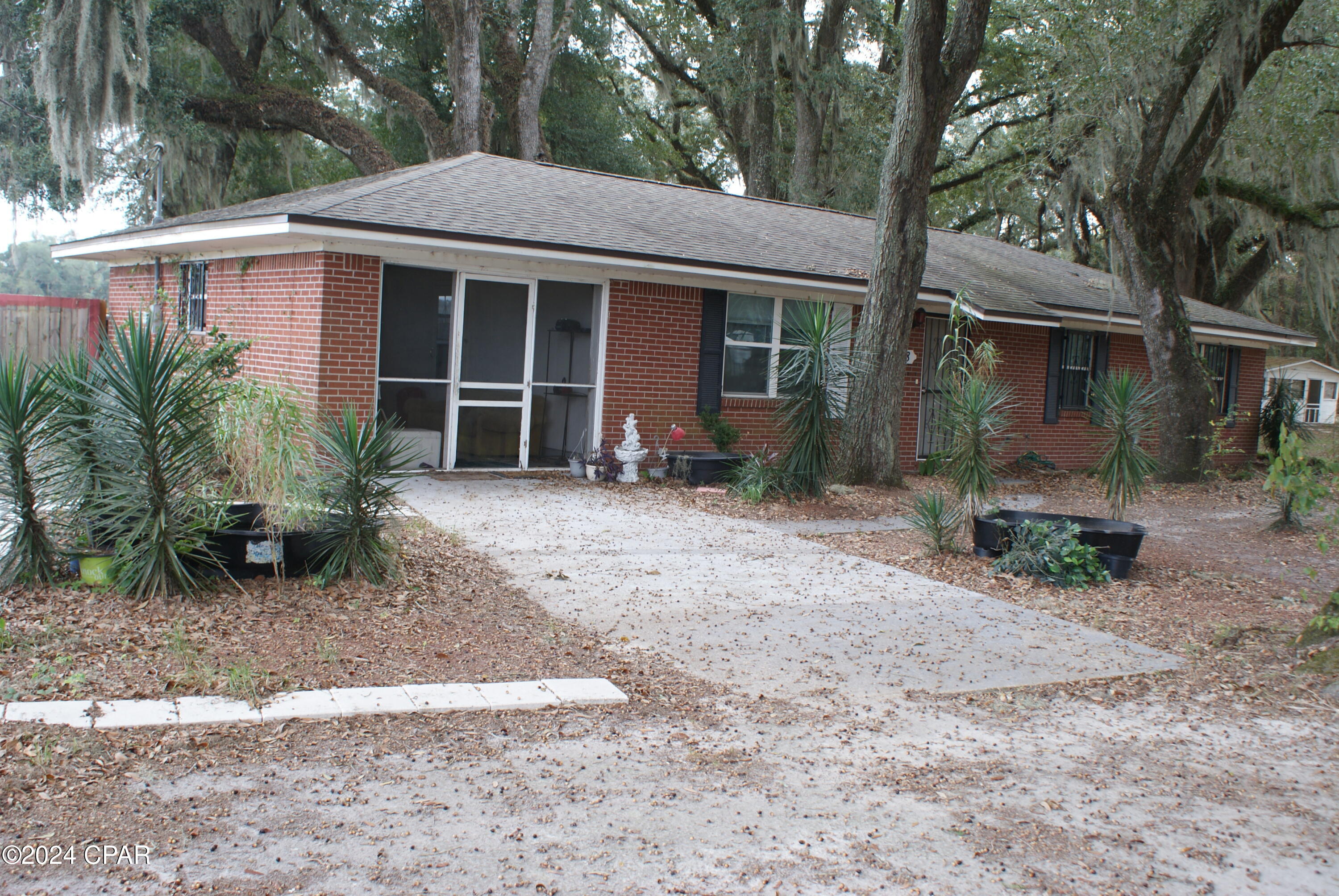 5728 Snow Hill Road Malone, FL 32445 - Photo 2 of 15