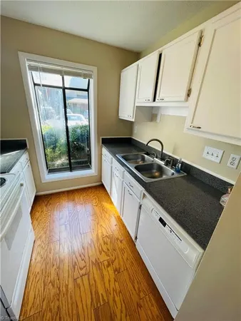 $1,475 | 2607 Cottage Place, Greensboro, NC 27455