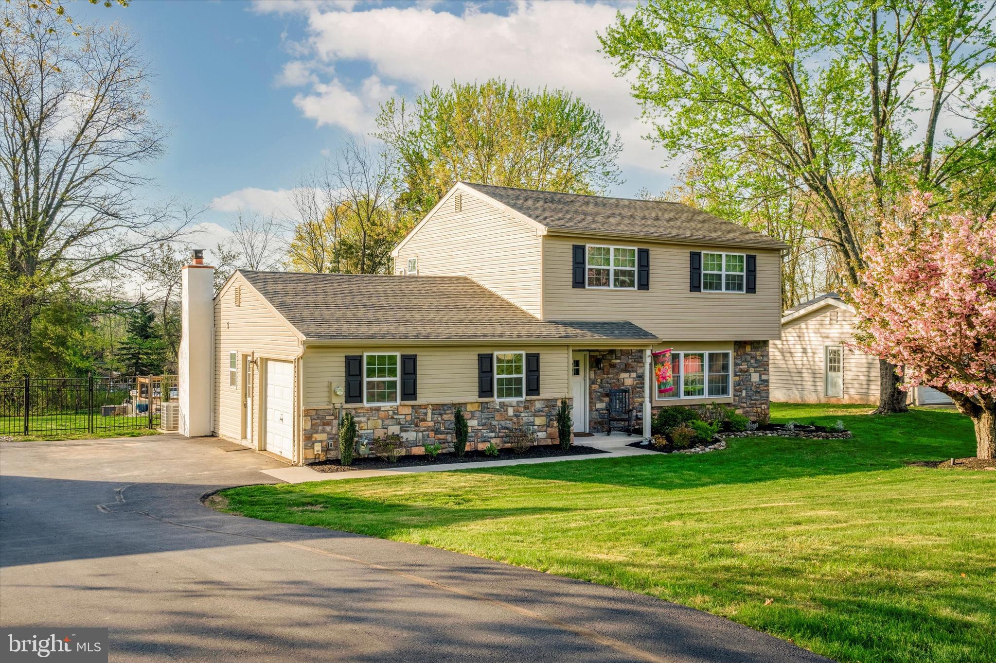 500 Falcon Road Norristown, PA 19403 - Photo 1 of 35 Gallery Image 1