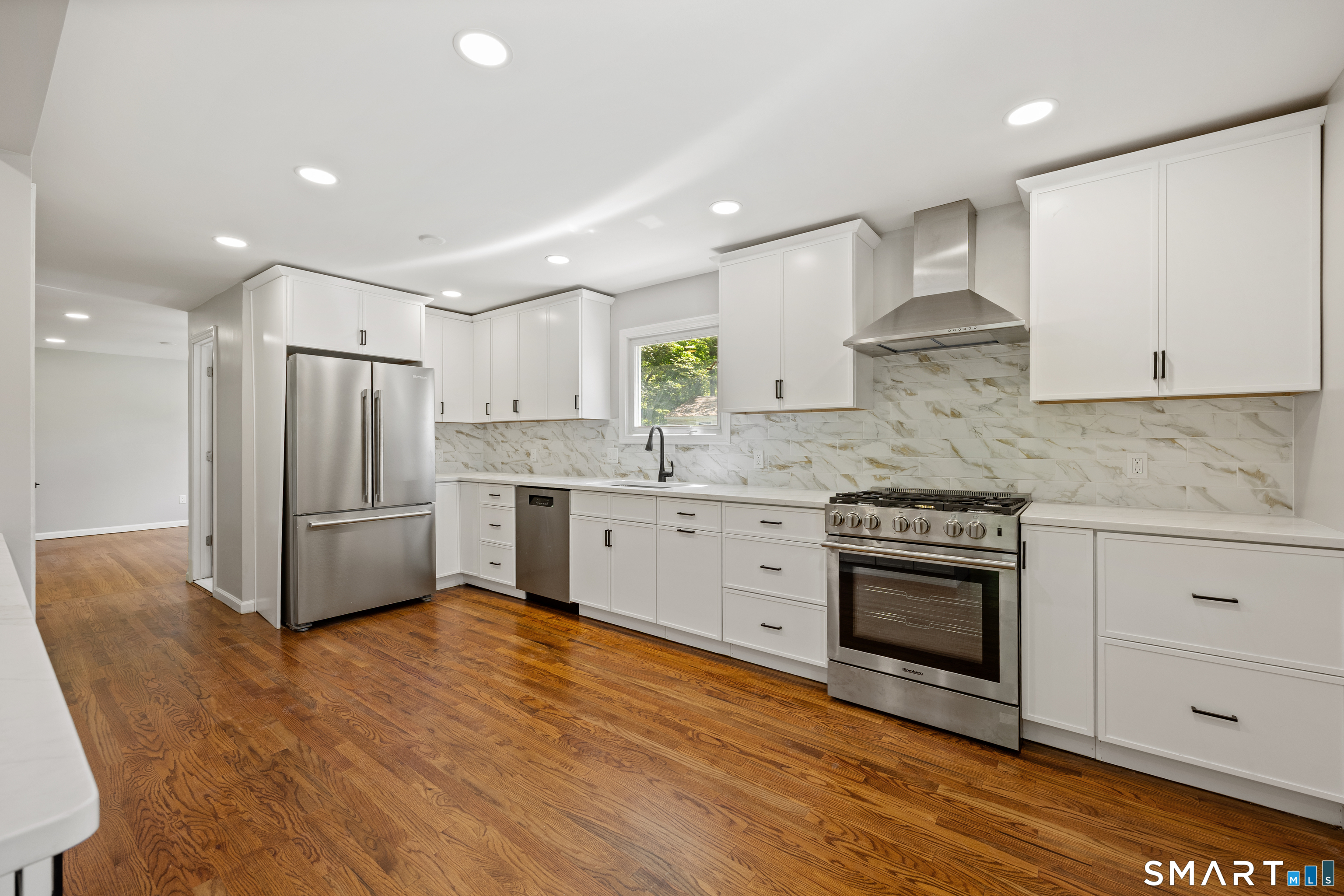 1044 Dunbar Hill Road Hamden, CT 06514 - Photo 10 of 36
