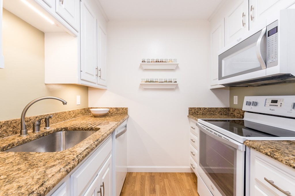 1610 Franklin Crossing Road, Unit 10 Franklin, MA 02038 - Photo 8 of 20 Gallery Image 8