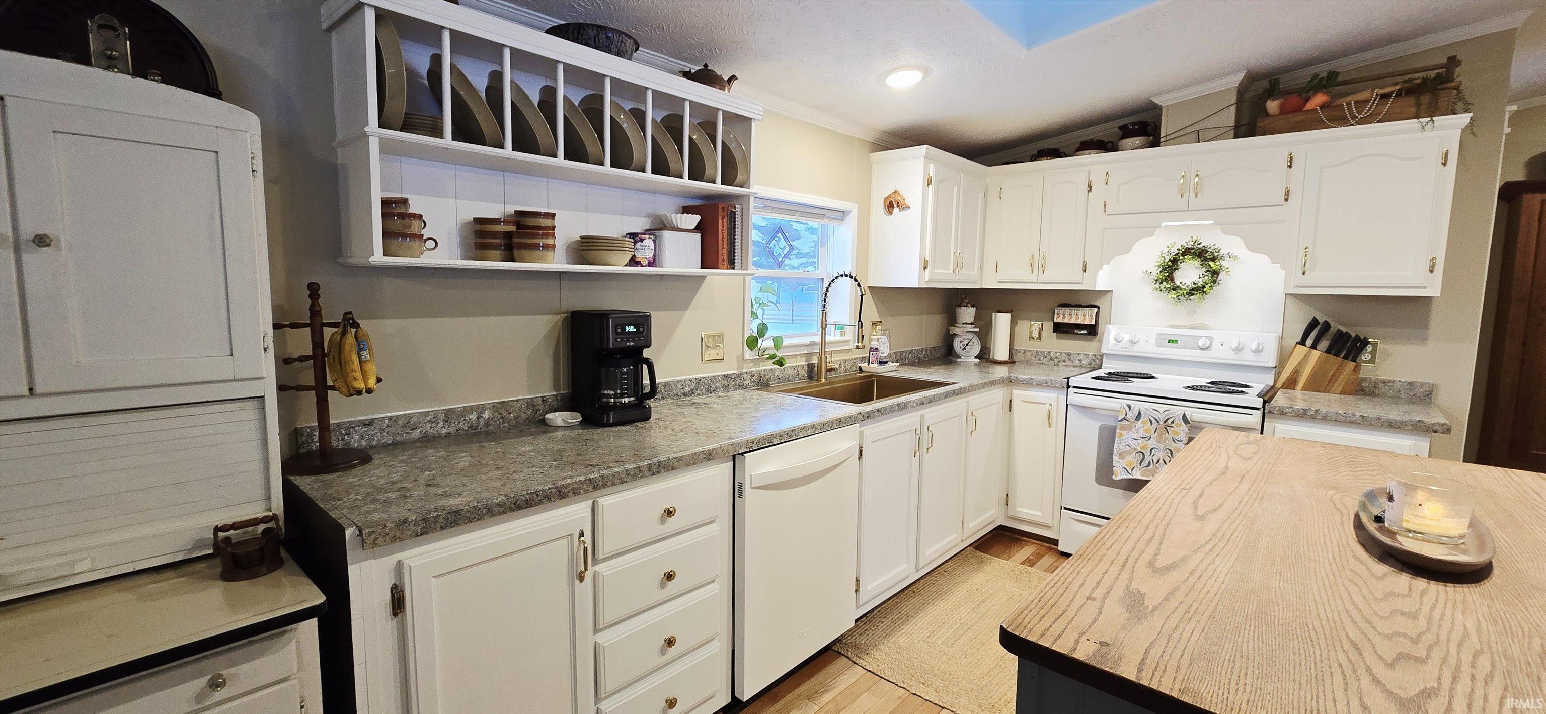 2588 Morrison Road Wabash, IN 46992 - Photo 4 of 34