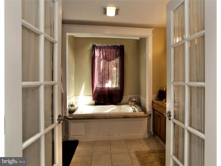 55 Linden Road Burlington Township, NJ 08016 - Photo 13 of 24 Gallery Image 13
