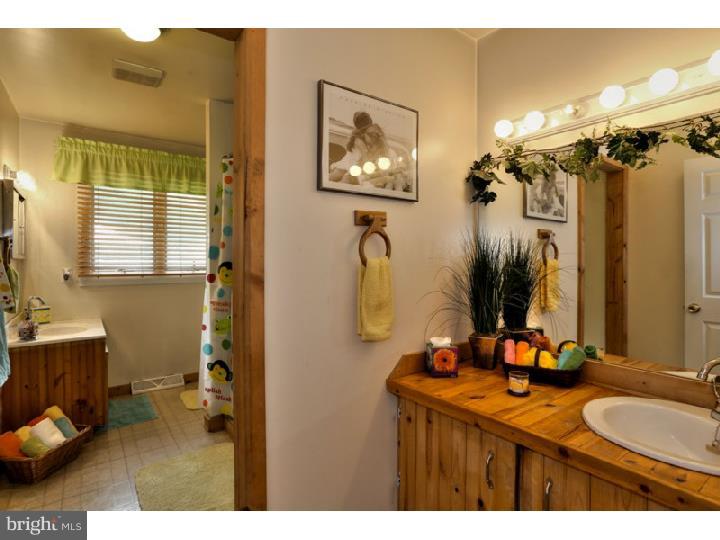 55 Linden Road Burlington Township, NJ 08016 - Photo 17 of 24 Gallery Image 17