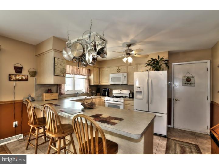 55 Linden Road Burlington Township, NJ 08016 - Photo 7 of 24 Gallery Image 7