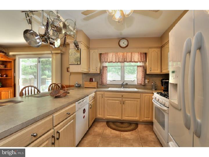 55 Linden Road Burlington Township, NJ 08016 - Photo 8 of 24 Gallery Image 8