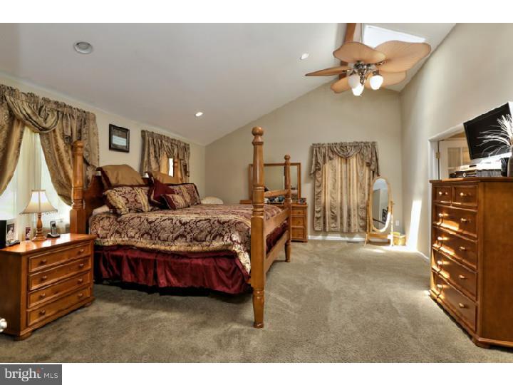 55 Linden Road Burlington Township, NJ 08016 - Photo 10 of 24 Gallery Image 10