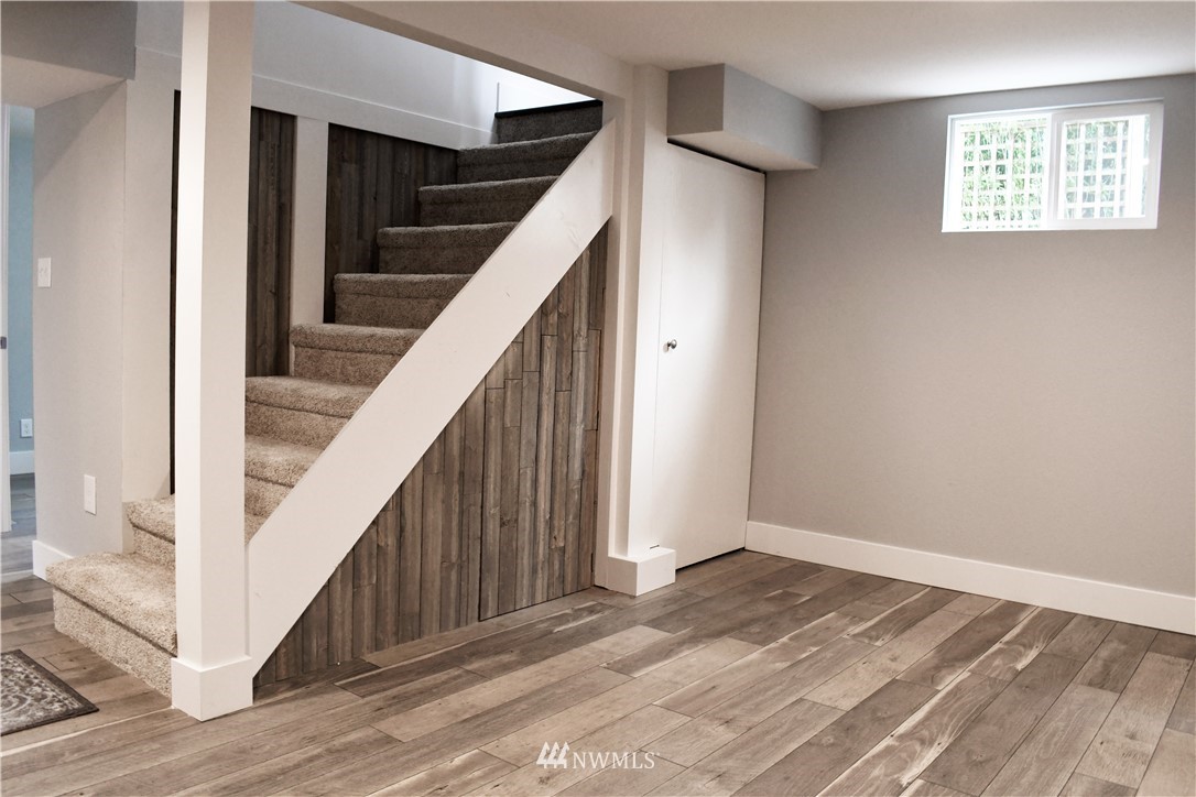 2627 Terrace Street Bremerton, WA 98310 - Photo 11 of 24 Gallery Image 11