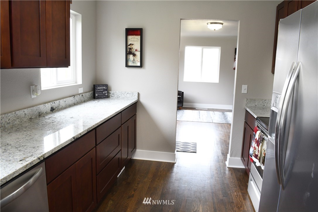 2627 Terrace Street Bremerton, WA 98310 - Photo 10 of 24 Gallery Image 10