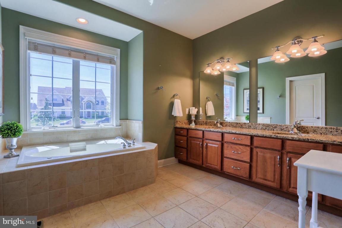 604 Belgian Way Lititz, PA 17543 - Photo 8 of 30 Gallery Image 8