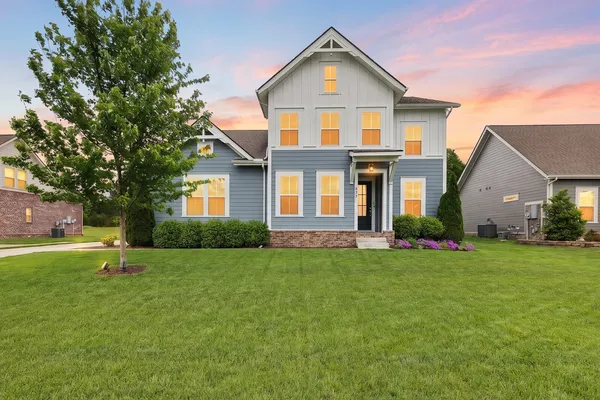 $724,800 | 517 Oakvale Lane, Mount Juliet, TN 37122