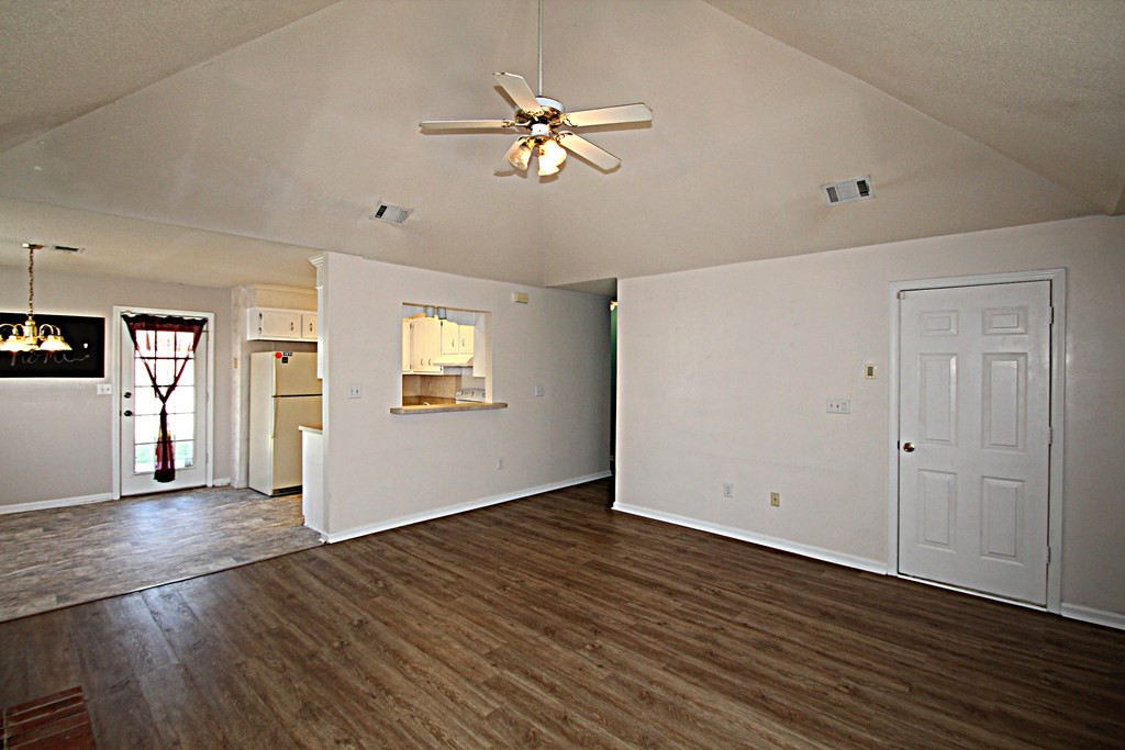 1541 Goshen Road Augusta, GA 30906 - Photo 7 of 20 Great room