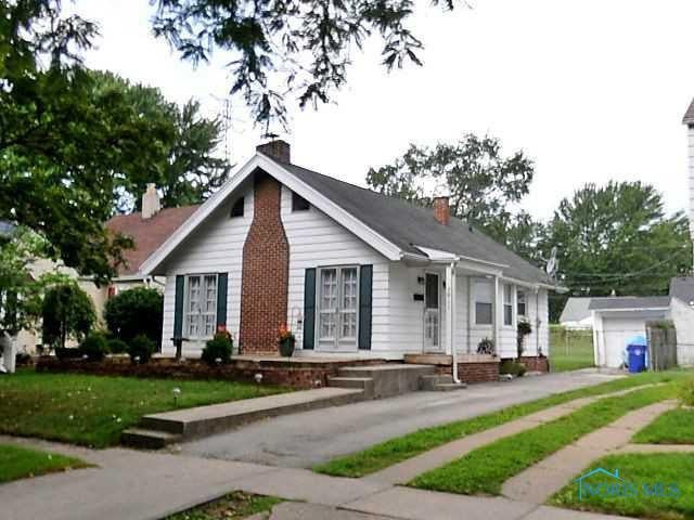 3811 Sherbrooke Road Toledo, OH 43613 - Photo 1 of 15 Exterior Front.