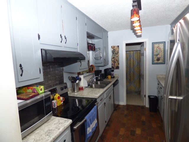 109 Ridgewood Drive Daphne, AL 36526 - Photo 4 of 20 Kitchen