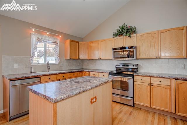 6540 Ramrod Road Colorado Springs, CO 80922 - Photo 12 of 35 Gallery Image 12